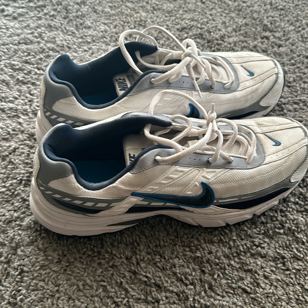 Nike Initiator